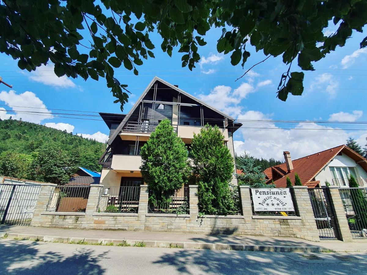 Pensiunea Public House Busteni Exterior photo